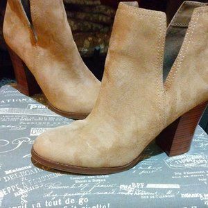 Women Charlotte Russe  Boots